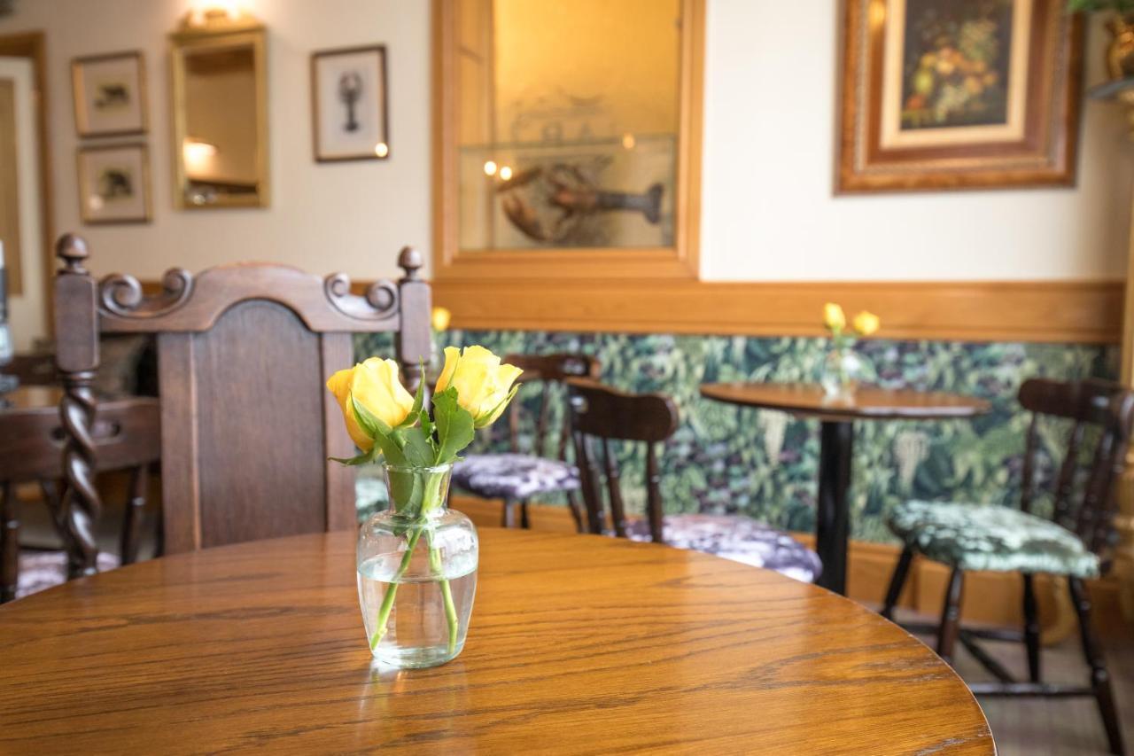 The Tiger Inn Мертир-Тидвилл Экстерьер фото